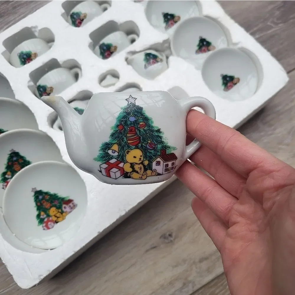 Vintage Childs 17 Piece Porcelain Christmas Tea Set Christmas trees